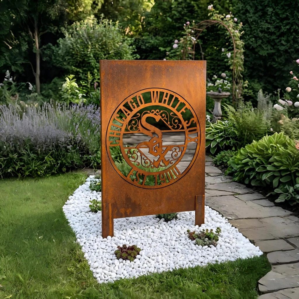 Chicago White Sox Monogram Logo Metal Garden Panel – MLB Baseball Fan Outdoor Yard Decor Gift